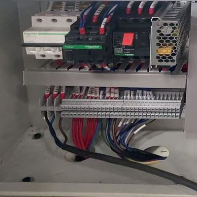 Τραπέζι στοίβασης πυρήνα μετασχηματιστή βαρέων βαρών με 9000kg μέγιστη χωρητικότητα Υδραυλική λειτουργία οδήγησης και μέγεθος τραπέζι 2600x2400mm